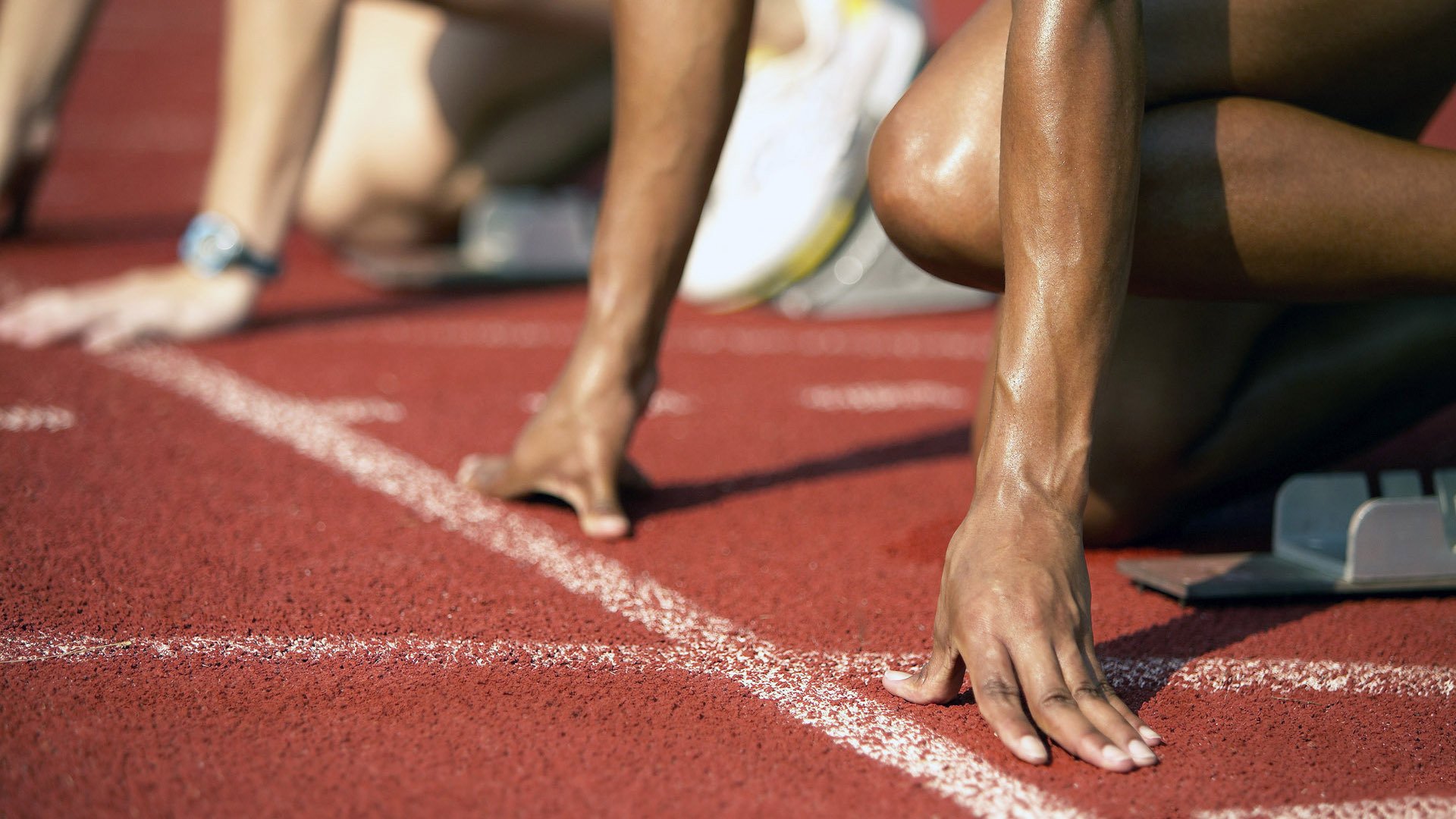 芬兰女篮在欧洲大赛中奋勇争冠，展现实力